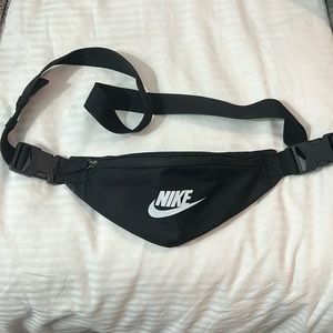 NIKE Shoulder bag